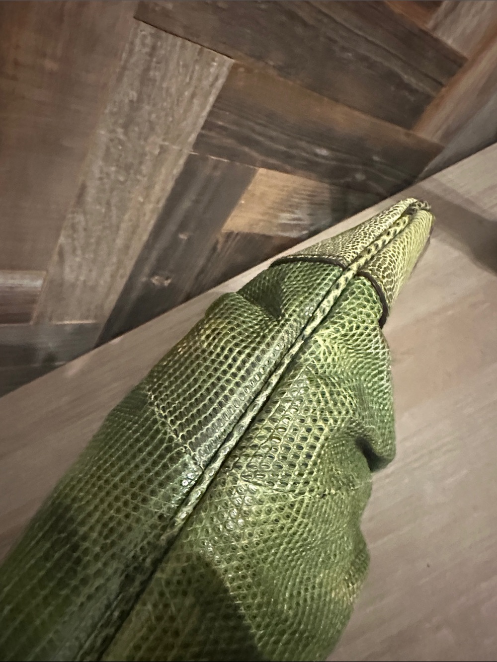 Salvatorre Ferragamo Green Embossed Leather Shoulder Bag - Picture 8 of 9